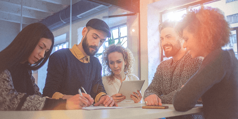 Team diskutiert content marketing trends