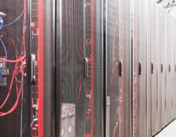 EnEfG und KI-Strom: Was Rechenzentren jetzt beachten müssen EnEfG und KI-Strom: Was Rechenzentren jetzt beachten müssen