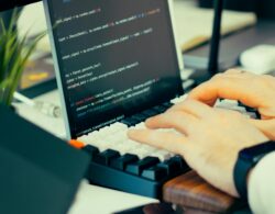 Core Web Vitals Update April 2026: Warum der Mittelstand jetzt am Frontend ran muss