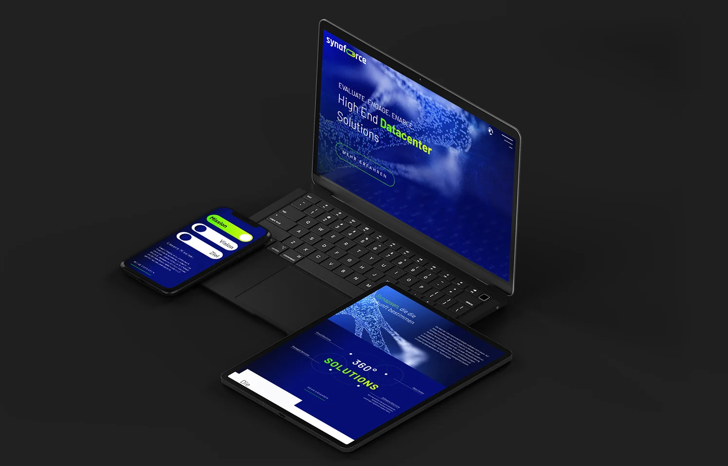 Equipo de TI en una oficina trabajando en proyectos de infraestructura – artículo sobre synaforce y synaforce