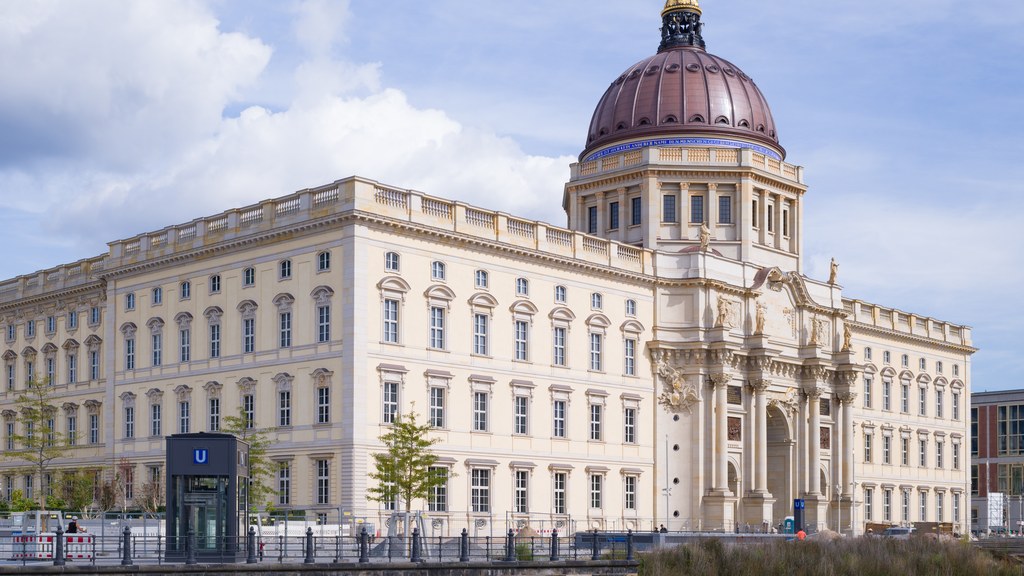 Rekonstruiertes Berliner Stadtschloss mit Kuppel, Humboldt Forum