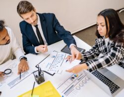AI-Agents im Team: Warum nur jeder neunte Pilot in den Echtbetrieb kommt